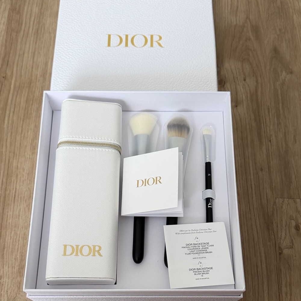 Dior brush set